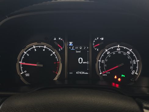 Used 2023 Toyota 4Runner Limited AWD/4WD image 17