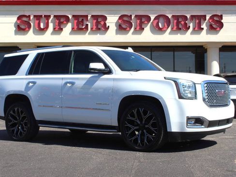 Used 2016 GMC Yukon Denali RWD image 2