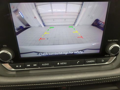 Used 2025 Nissan Rogue SV image 14