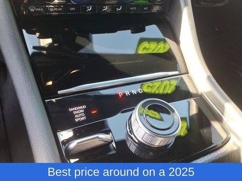 Certified 2025 Jeep Grand Cherokee Limited w/ Black Appearance Package AWD/4WD image 10