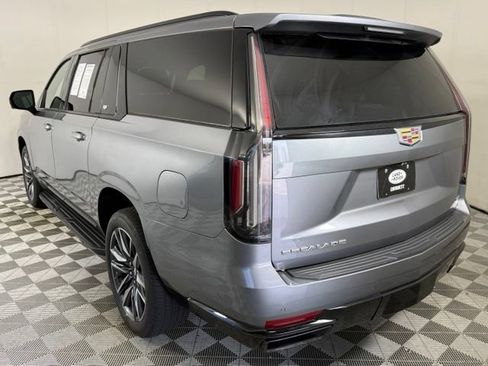 Used 2021 Cadillac Escalade ESV Sport RWD image 4
