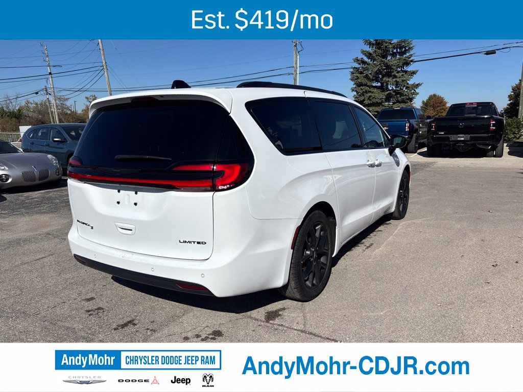 Used 2025 Chrysler Pacifica Limited FWD image 7