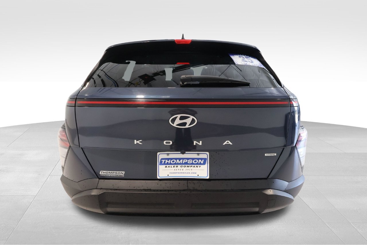 Used 2025 Hyundai Kona SEL AWD/4WD image 3