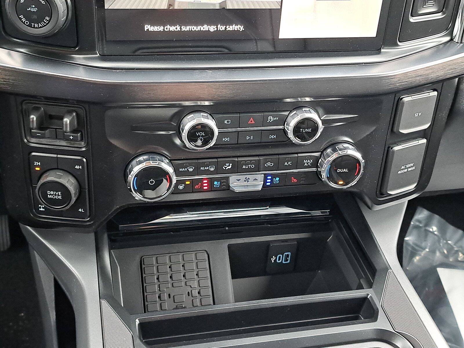 New 2026 Ford F250 Lariat w/ Black Appearance Package AWD/4WD image 22