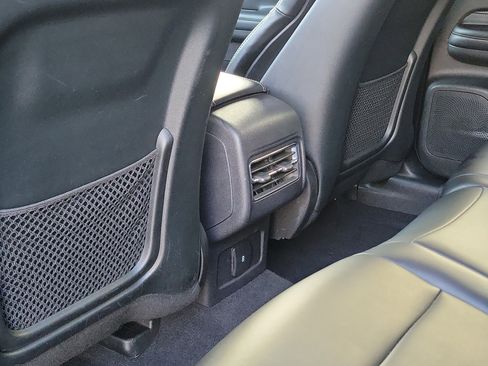 Used 2023 Lincoln Corsair AWD image 11