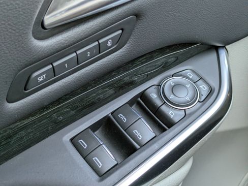 Certified 2023 Cadillac XT4 Premium Luxury image 20