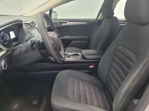 Used 2018 Ford Fusion SE w/ Fusion SE Technology Package FWD image 17