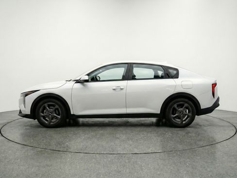 Used 2025 Kia K4 LXS image 5