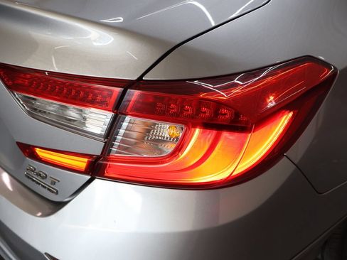 Used 2019 Honda Accord Touring image 32