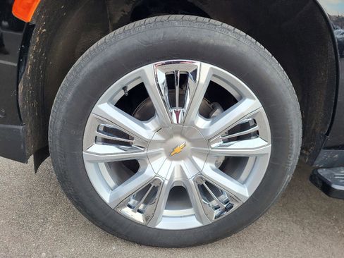 Used 2023 Chevrolet Tahoe High Country w/ Advanced Technology Package image 15
