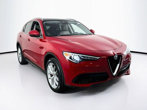 Used 2019 Alfa Romeo Stelvio Ti AWD/4WD image 3