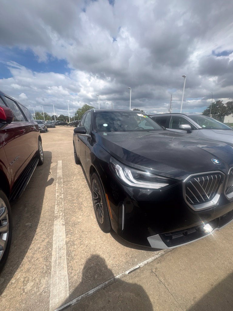 Used 2025 BMW X3 xDrive30i AWD/4WD image 2