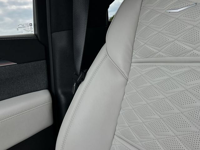 Used 2025 Cadillac Escalade Sport Platinum w/ LPO, Floor Liner Package AWD/4WD image 65
