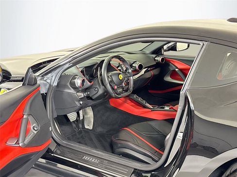Used 2018 Ferrari 812 Superfast image 13