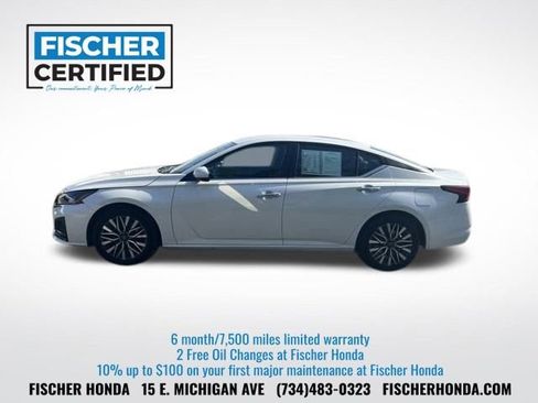 Used 2023 Nissan Altima 2.5 SV image 2