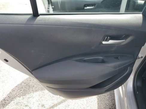Used 2021 Toyota Corolla LE image 19