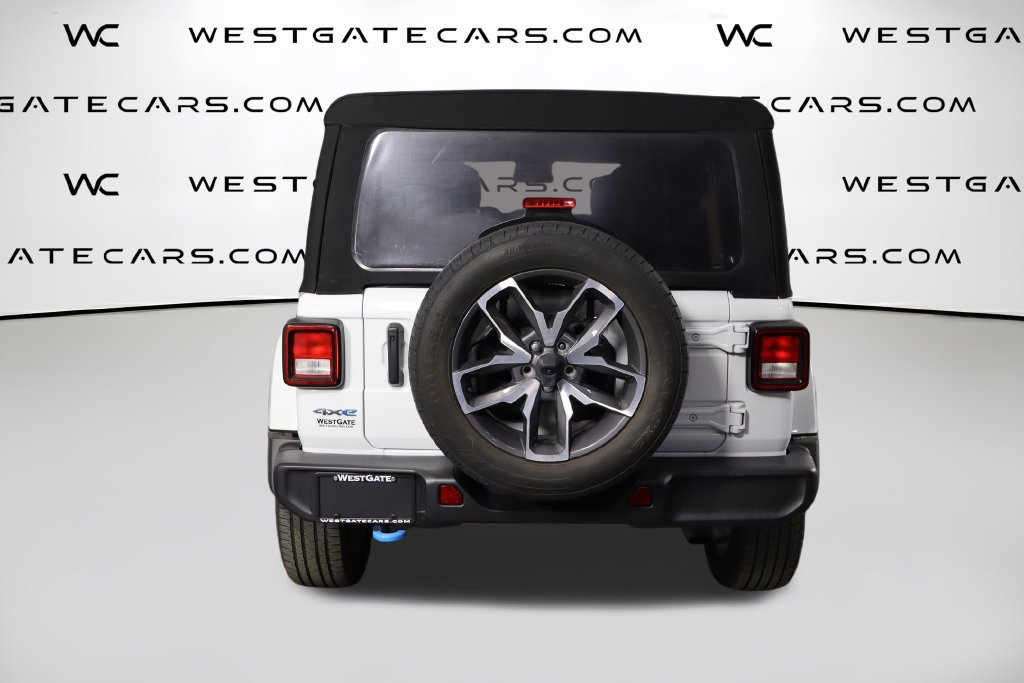 Used 2024 Jeep Wrangler Unlimited w/ Convenience Group AWD/4WD image 4