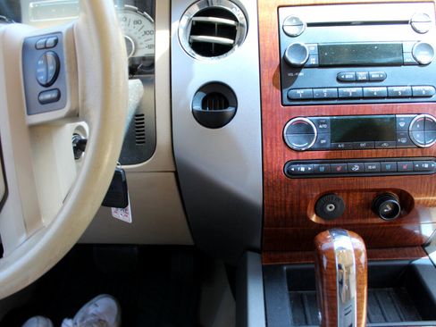 Used 2008 Ford Expedition Eddie Bauer image 15