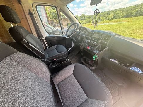 Used 2014 RAM ProMaster 2500 w/ Premium Appearance Group FWD image 4
