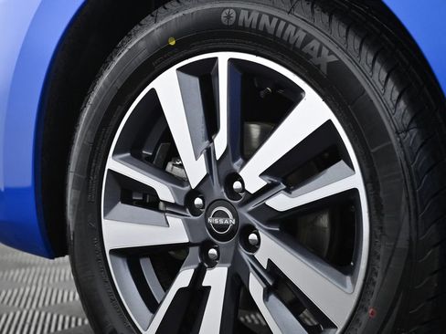 Used 2024 Nissan Versa S w/ S Plus Package image 31