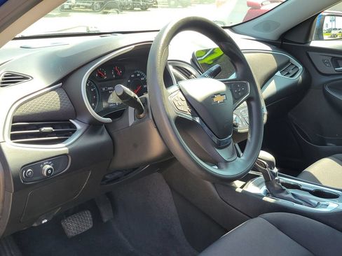 Used 2023 Chevrolet Malibu LT FWD image 40