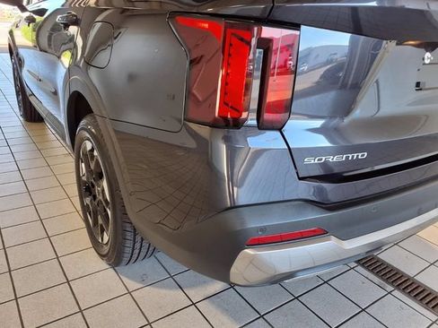 Used 2025 Kia Sorento S w/ Panoramic Sunroof Package AWD/4WD image 22