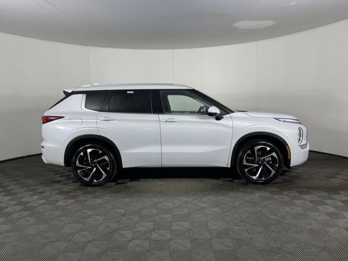 Used 2024 Mitsubishi Outlander SEL image 5