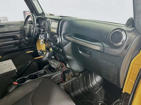 Used 2014 Jeep Wrangler Unlimited Sport image 29