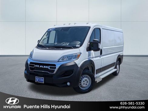 Used 2025 RAM ProMaster 2500 w/ U-Haul Equipment Group FWD image 1