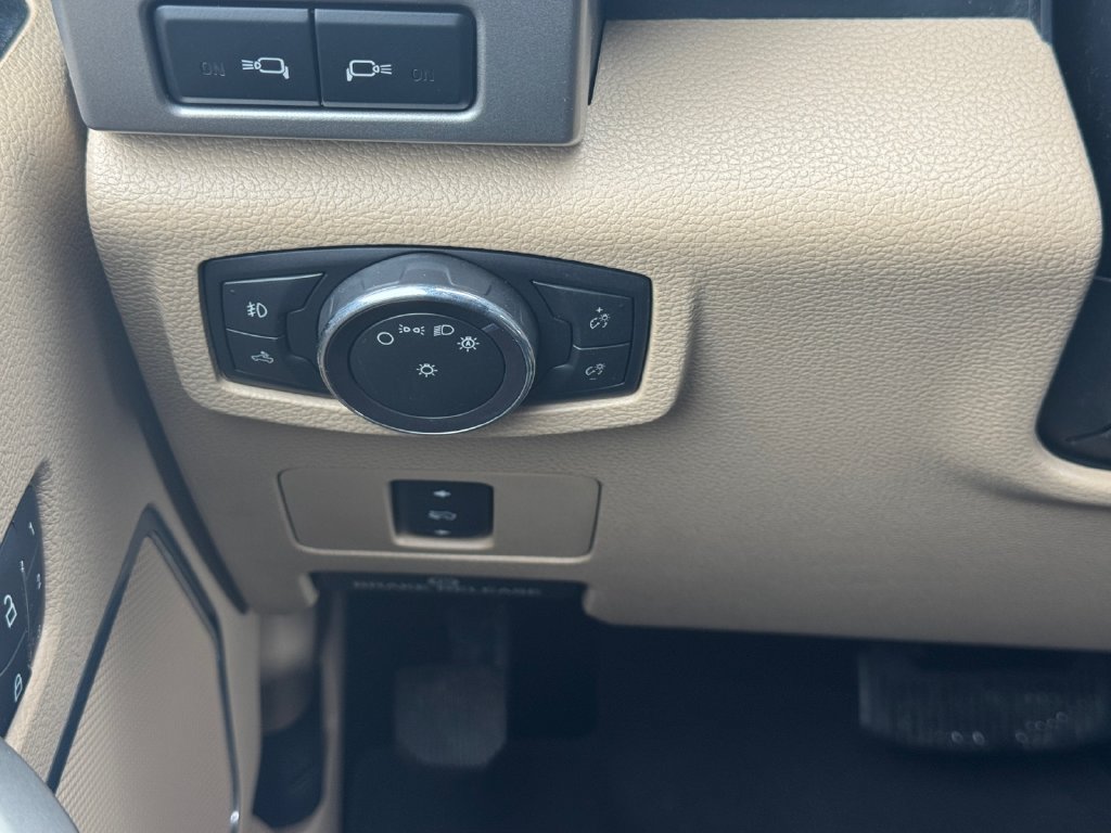 Used 2017 Ford F250 Lariat w/ Chrome Package AWD/4WD image 23