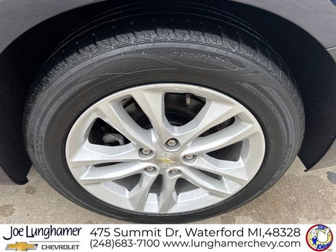 Used 2017 Chevrolet Malibu LT FWD image 11