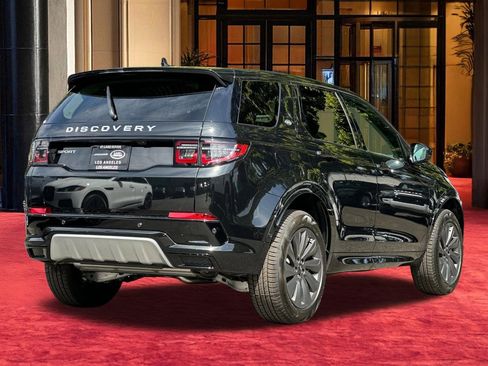 New 2025 Land Rover Discovery Sport S image 8