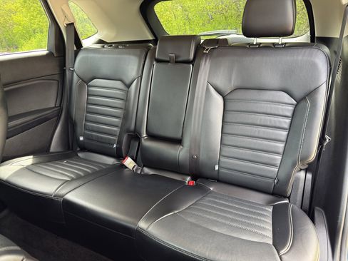 Used 2016 Ford Edge SEL w/ Equipment Group 201A AWD/4WD image 24
