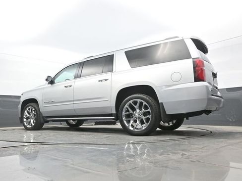 Used 2019 Chevrolet Suburban Premier AWD/4WD image 57