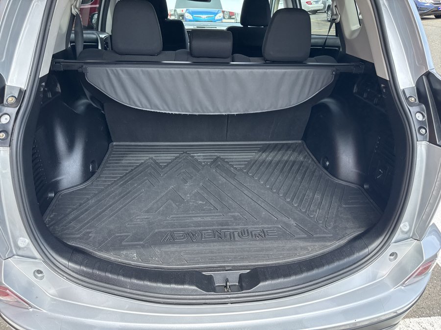 Used 2018 Toyota RAV4 XLE AWD/4WD image 37