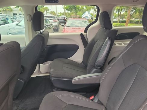 Used 2020 Chrysler Voyager LX w/ Cold Weather Group FWD image 12