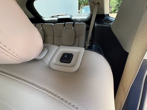 Used 2021 Ford Explorer Limited w/ Equipment Group 301A RWD image 32