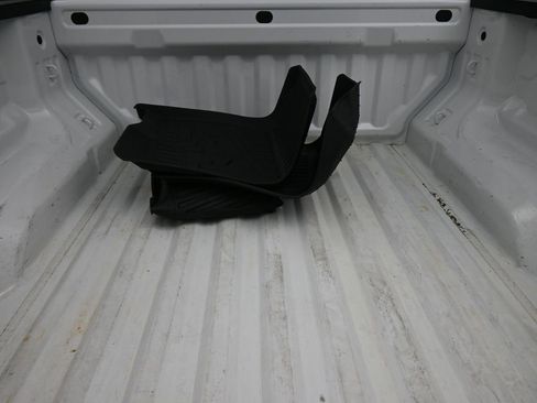 Used 2024 Chevrolet Colorado LT w/ LT Convenience Package image 17