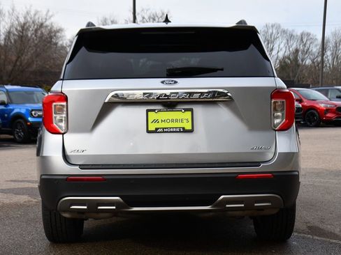Used 2023 Ford Explorer XLT w/ Equipment Group 202A AWD/4WD image 4