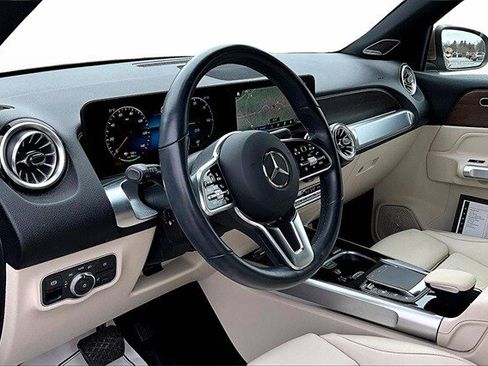 Certified 2023 Mercedes-Benz EQB 300 4MATIC image 20