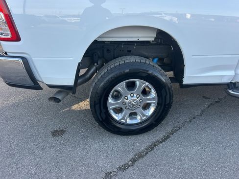 Used 2024 RAM 2500 Big Horn w/ Off Road Package AWD/4WD image 8
