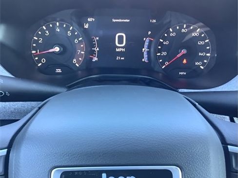 Certified 2025 Jeep Compass Sport image 8