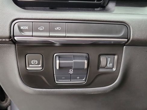 Used 2021 Cadillac Escalade Premium Luxury w/ Driver Assist Tech Package image 20