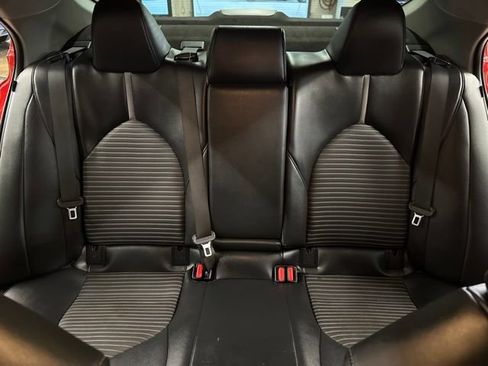 Used 2020 Toyota Camry SE FWD image 27