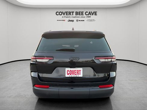 New 2025 Jeep Grand Cherokee L Altitude image 8