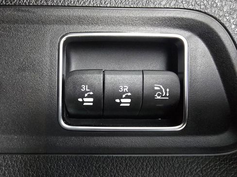 Certified 2022 Mercedes-Benz GLS 450 4MATIC image 21