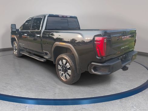 Used 2024 GMC Sierra 2500 Denali w/ Technology Package AWD/4WD image 7
