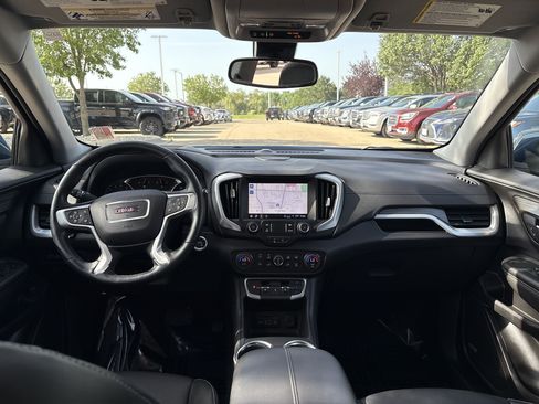 Used 2024 GMC Terrain SLT w/ Infotainment Package II AWD/4WD image 16
