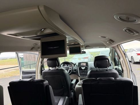 Used 2012 Chrysler Town & Country Touring-L w/ Entertainment Group #2 image 24