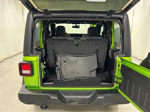 Used 2025 Jeep Wrangler Sport AWD/4WD image 11